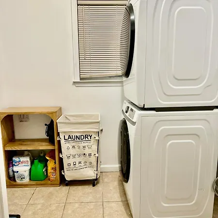Stylish Evergreen Apartment By Newark Airport Exterior photo